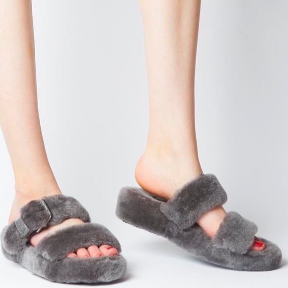 fendi logo pool slides